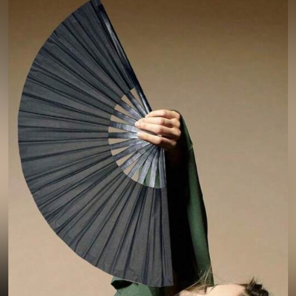 Line Dance Popping  Black Hand Fan